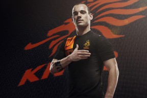 中国篮球鼓励退役球员参与青训指导工作，篮球退役人员