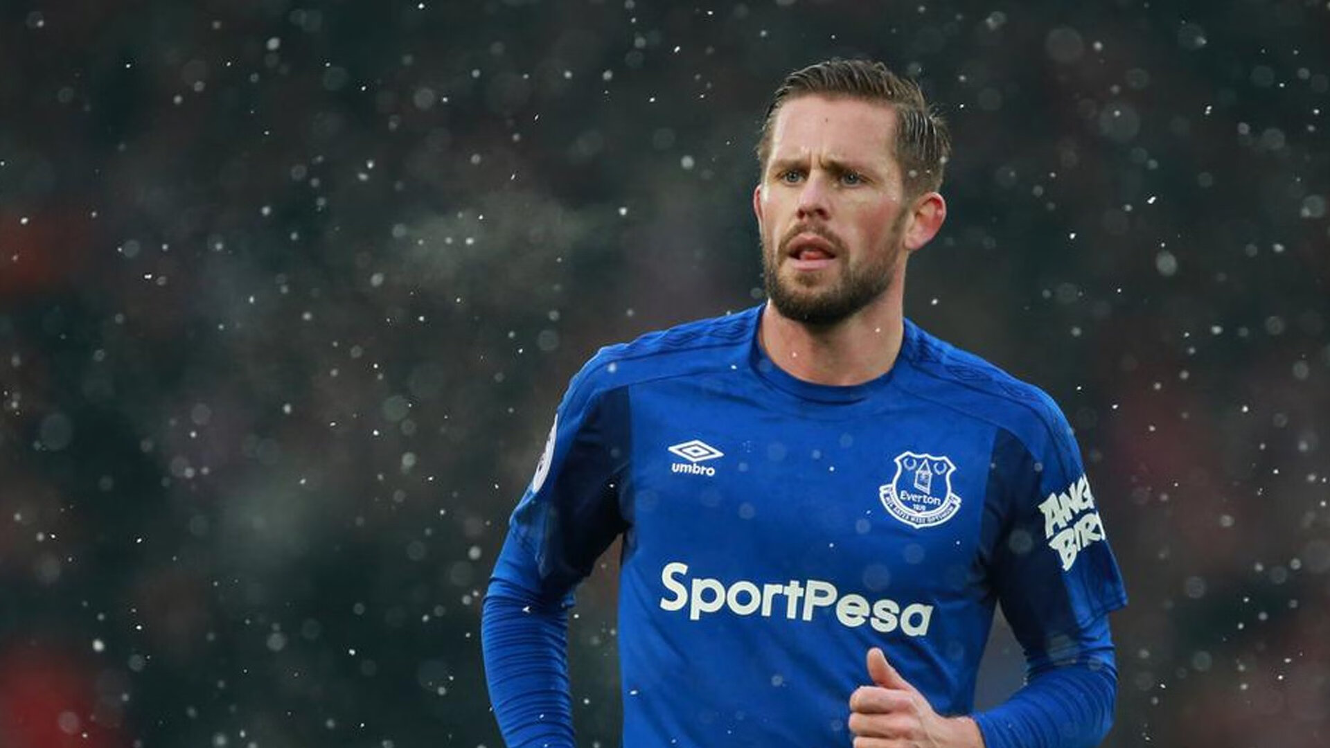 前国手现身公益赛现场指导小球员传授实战技巧经验